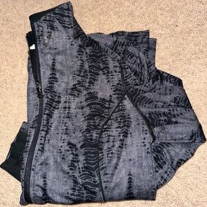 Under Armour Zip Up - Size Small